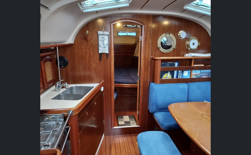 Beneteau Oceanis 381-kuva-10